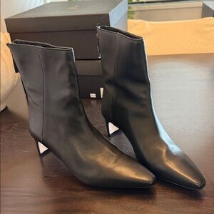 NIB J. Crew  Stevie Boot Size:  8M color: Black